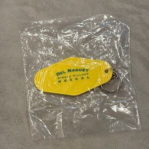 NWT DEL MAGUEY SINGLE VILLAGE MEZCAL TEQUILA KEYCHAIN